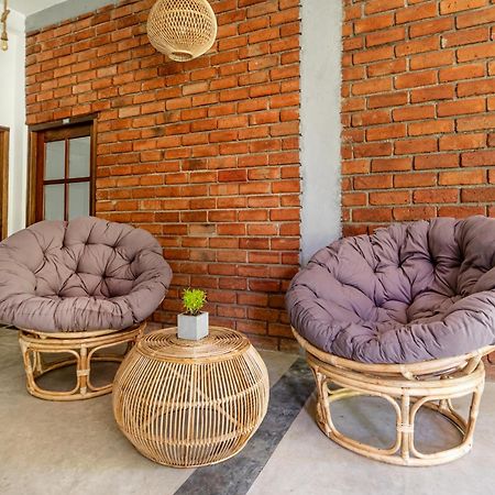 Drifter - Rooms & Food Midigama East Ngoại thất bức ảnh