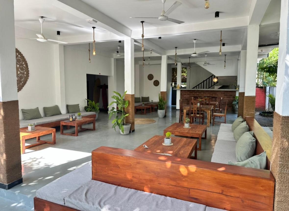 Drifter - Rooms & Food Midigama East Ngoại thất bức ảnh