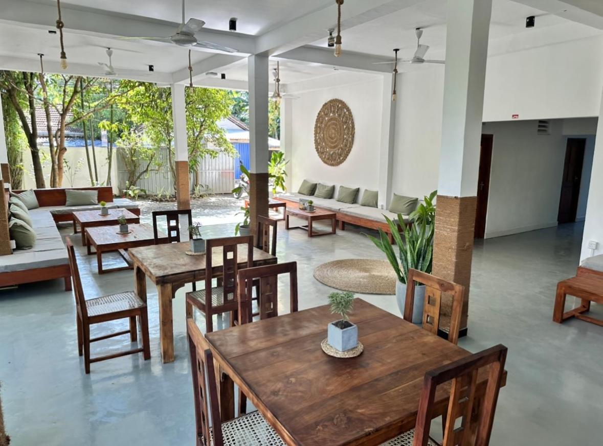 Drifter - Rooms & Food Midigama East Ngoại thất bức ảnh