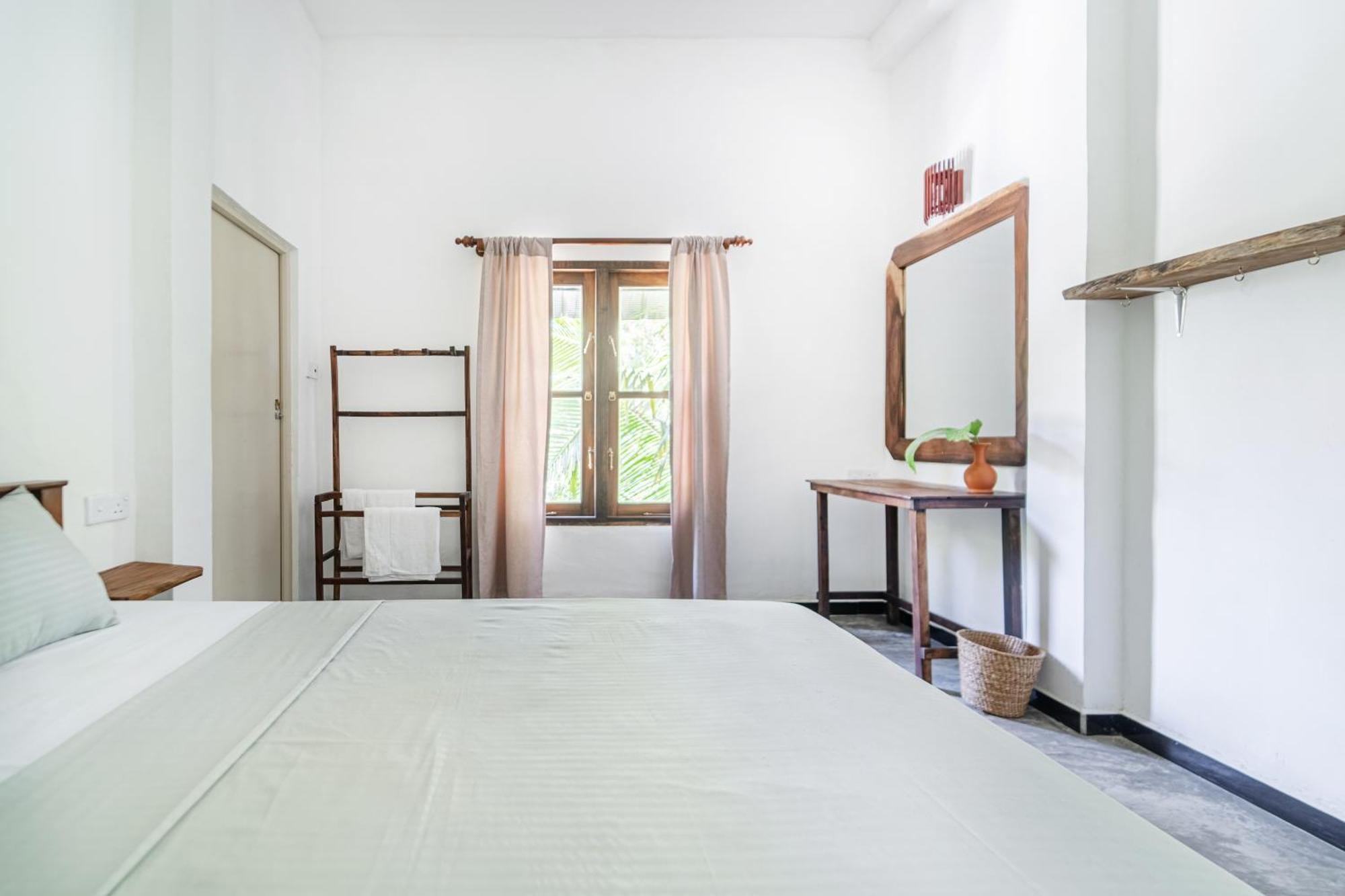 Drifter - Rooms & Food Midigama East Ngoại thất bức ảnh