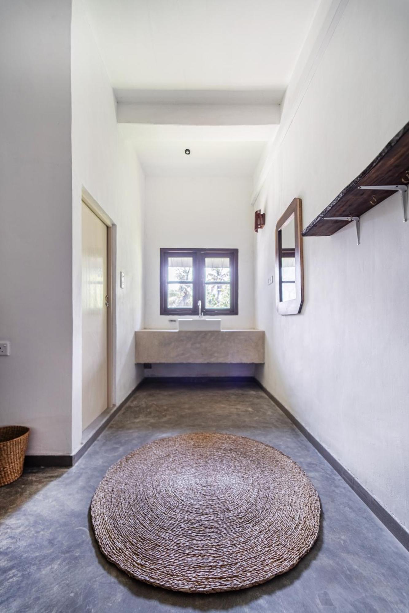 Drifter - Rooms & Food Midigama East Ngoại thất bức ảnh
