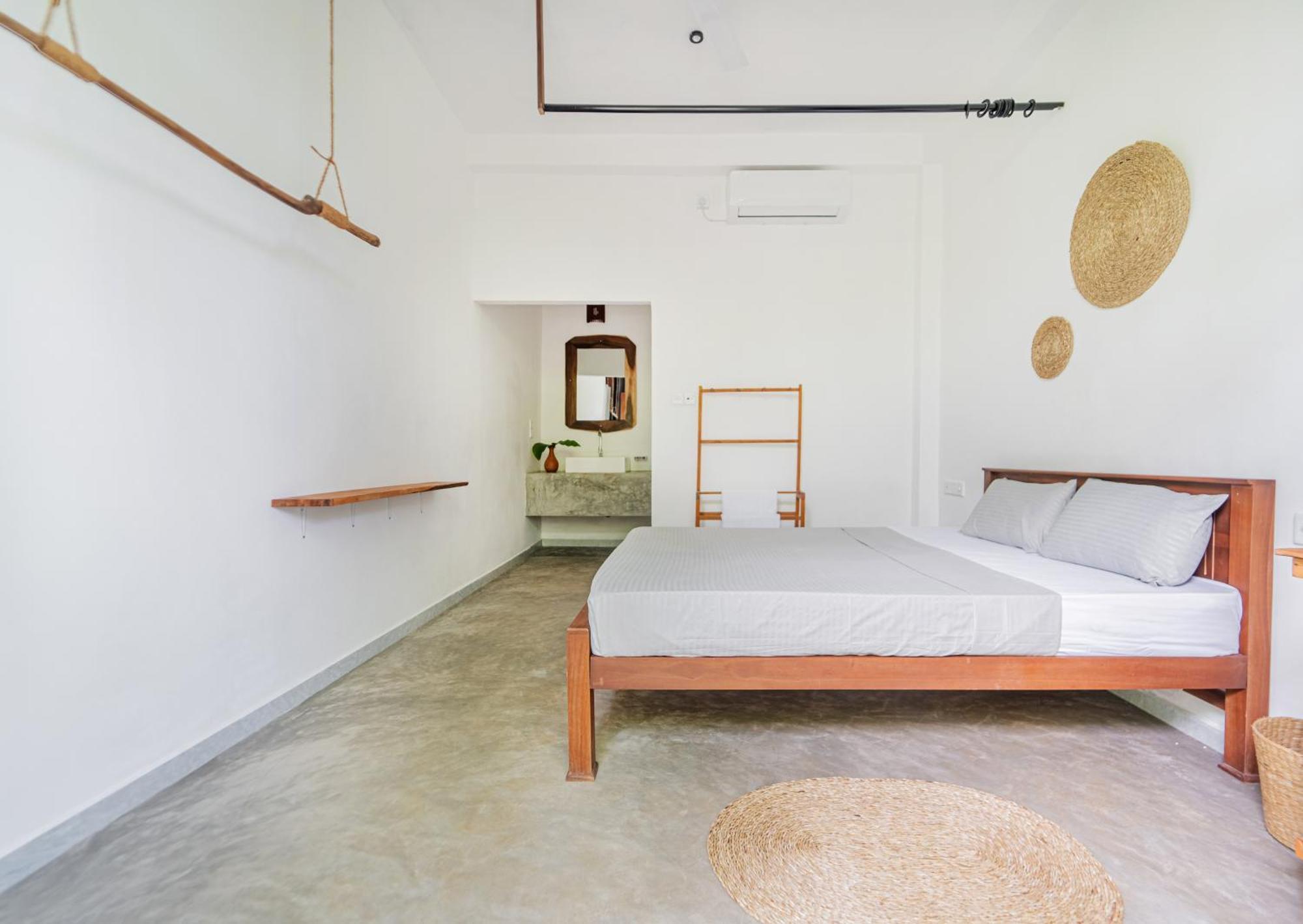 Drifter - Rooms & Food Midigama East Ngoại thất bức ảnh
