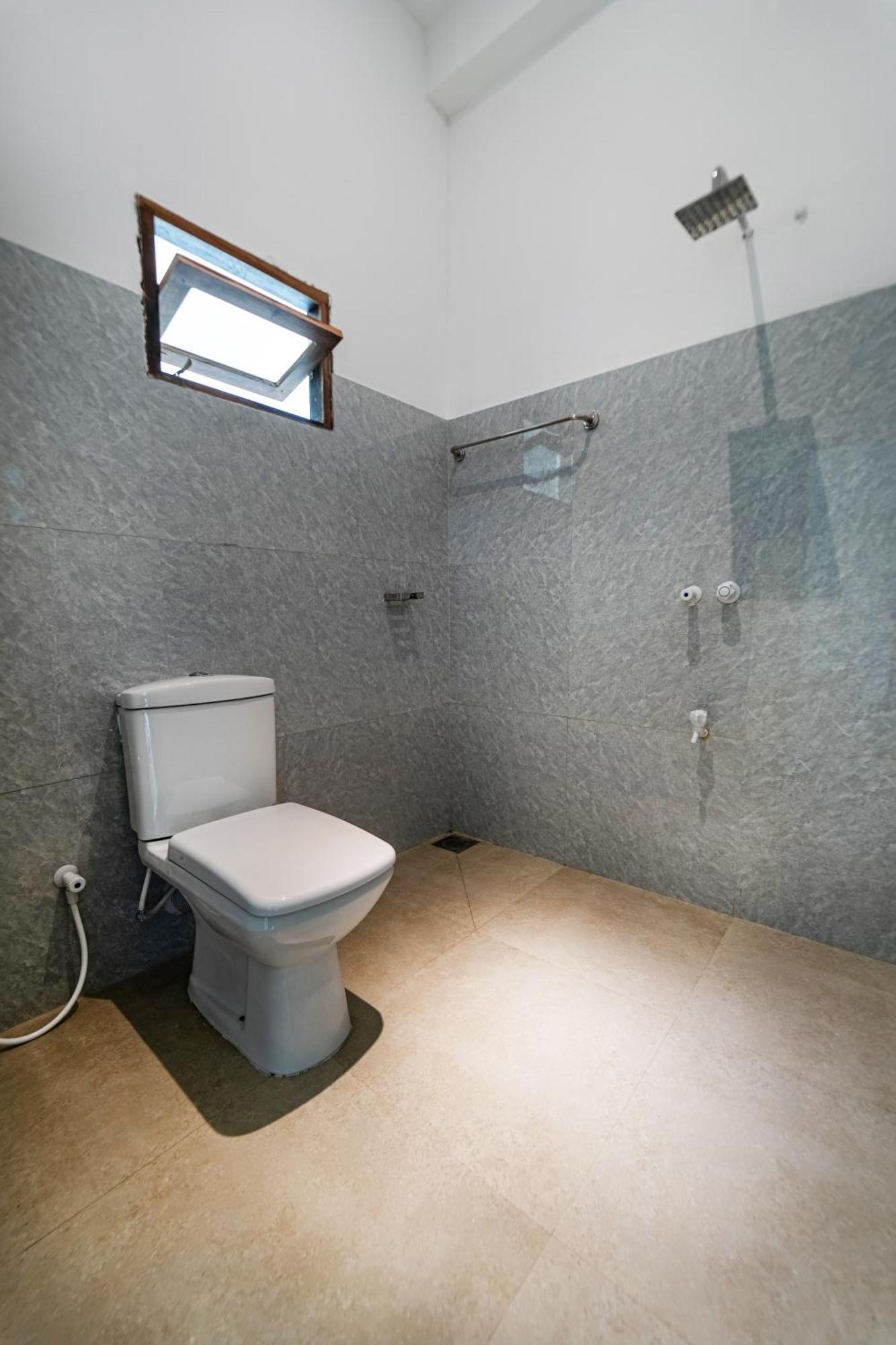 Drifter - Rooms & Food Midigama East Ngoại thất bức ảnh