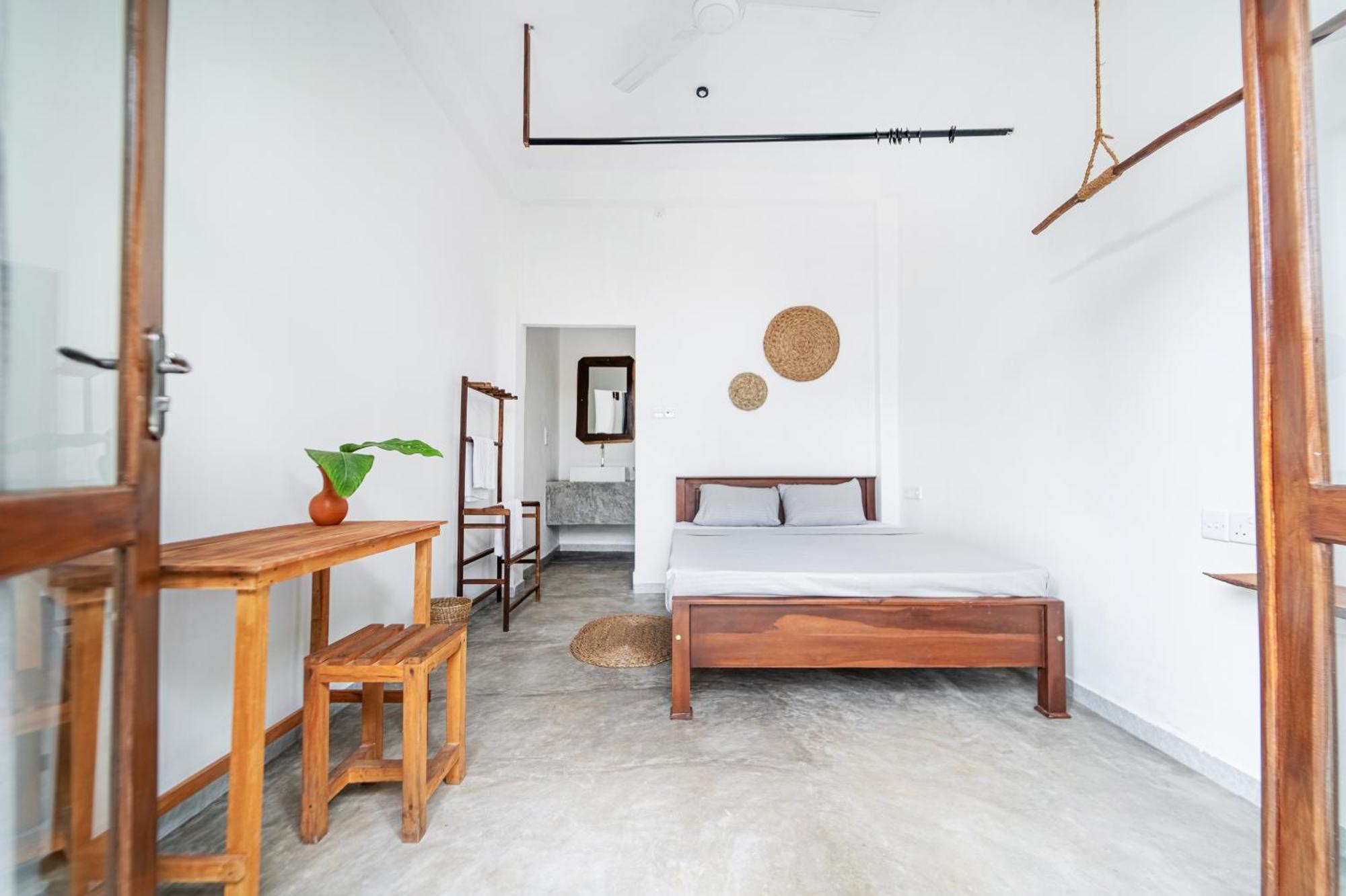 Drifter - Rooms & Food Midigama East Ngoại thất bức ảnh
