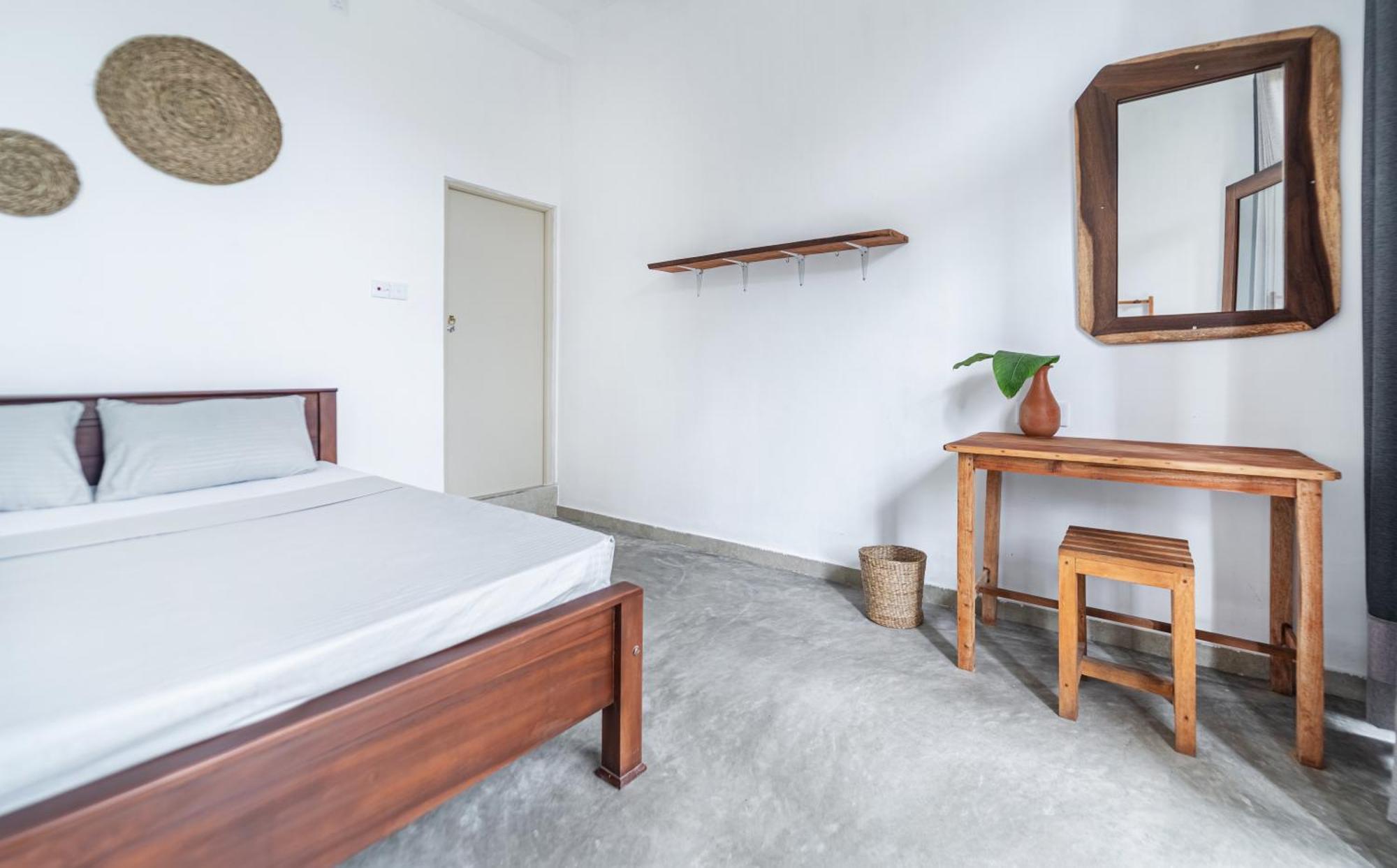 Drifter - Rooms & Food Midigama East Ngoại thất bức ảnh