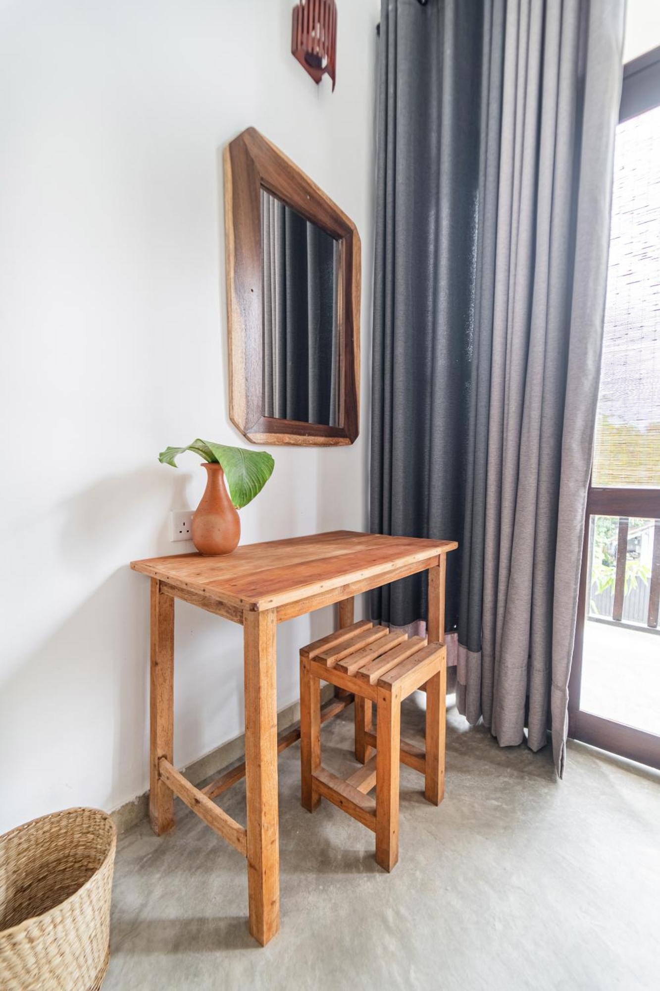 Drifter - Rooms & Food Midigama East Ngoại thất bức ảnh