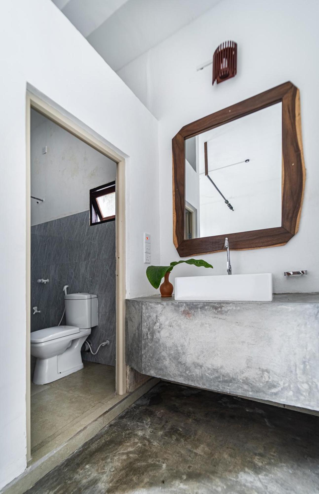 Drifter - Rooms & Food Midigama East Ngoại thất bức ảnh