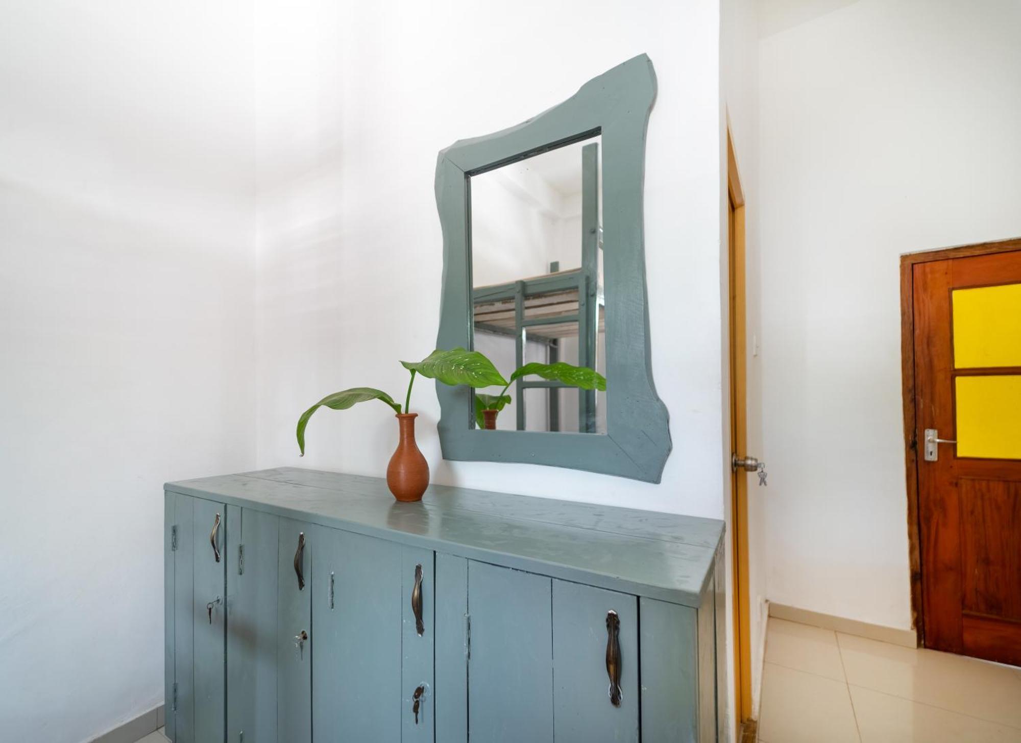 Drifter - Rooms & Food Midigama East Ngoại thất bức ảnh