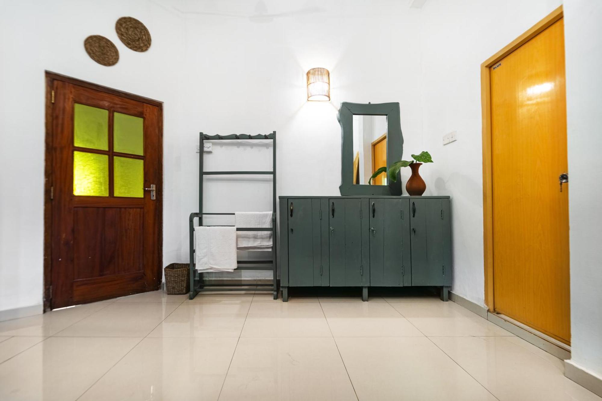 Drifter - Rooms & Food Midigama East Ngoại thất bức ảnh